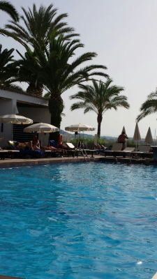 Soundtrack am Pool auf Ibiza